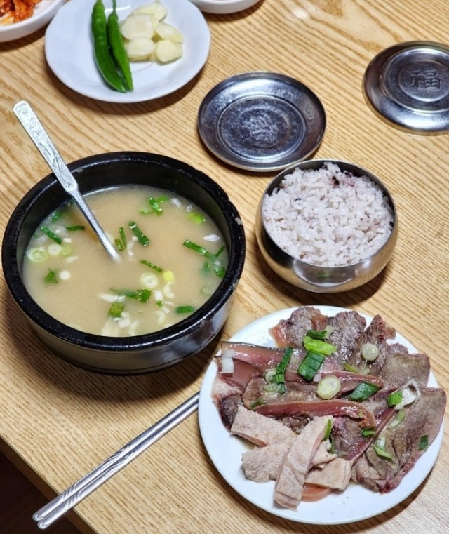 부산-양수육백반