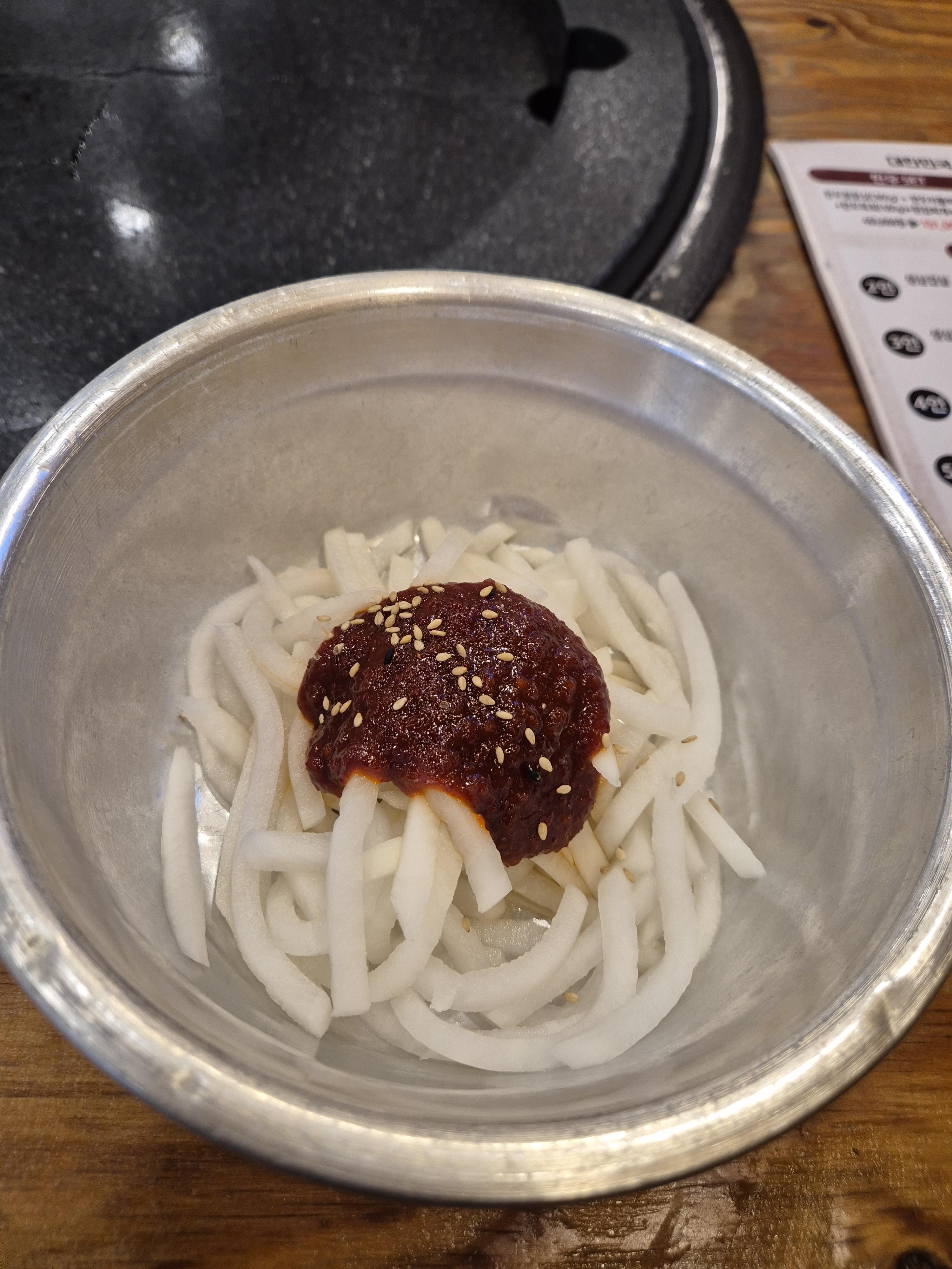 반석동 육하원칙 맛있는 반찬 무생채 매콤달콤 아삭함!