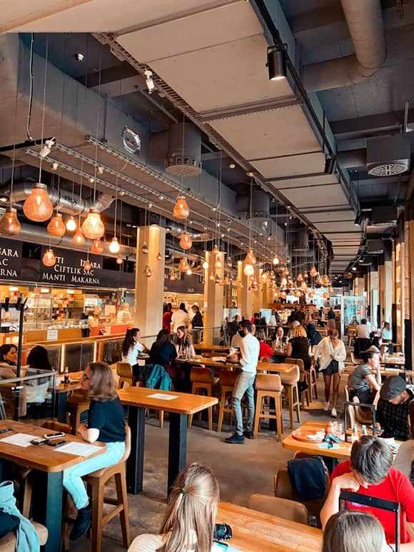 한국인 초보자들이 오해하는 유럽 식사 예절과 실수