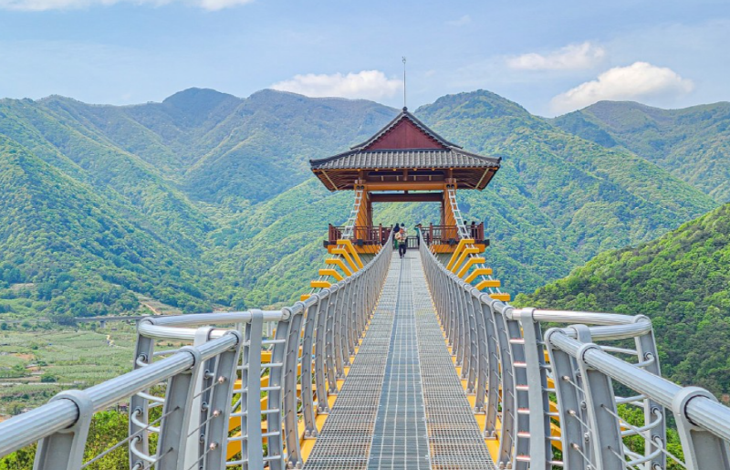 문경 봉명산 출렁다리