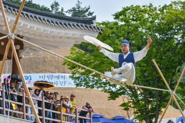 한산모시문화제 일정표, 축하 공연, 출연진