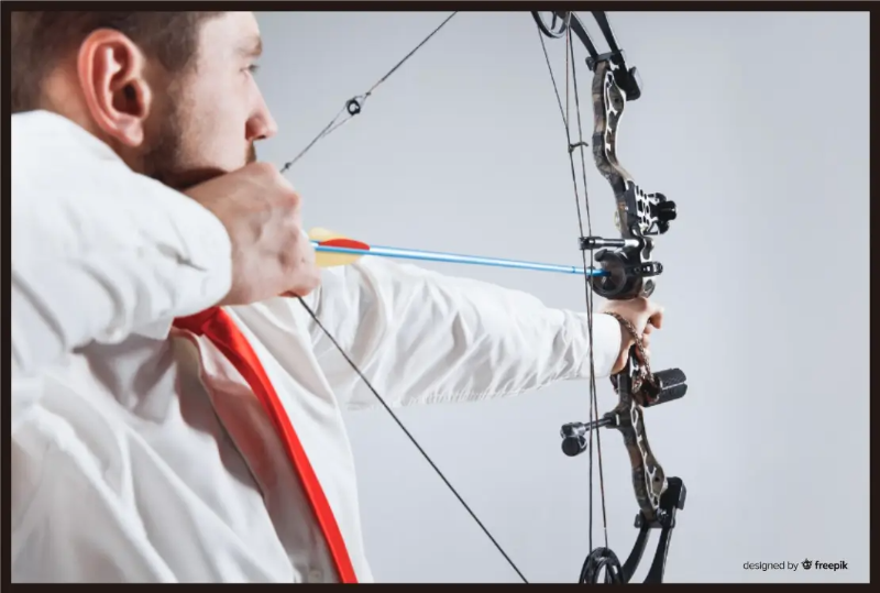 양궁-남자-활-쏘는-장면