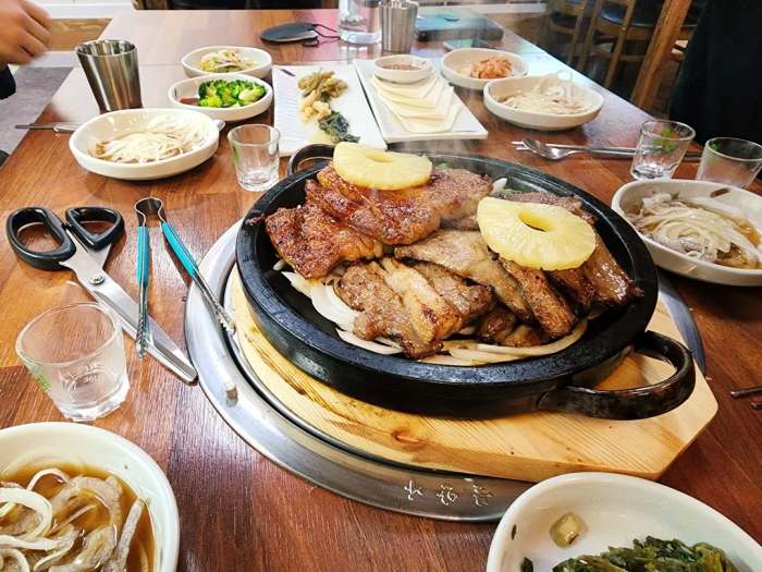 광주 퇴촌 맛집 추천 생방송투데이 석쇠 숯불 구이 볏짚 훈연 뜨거운 돌판 갈비 석갈비 오늘방송 고수뎐