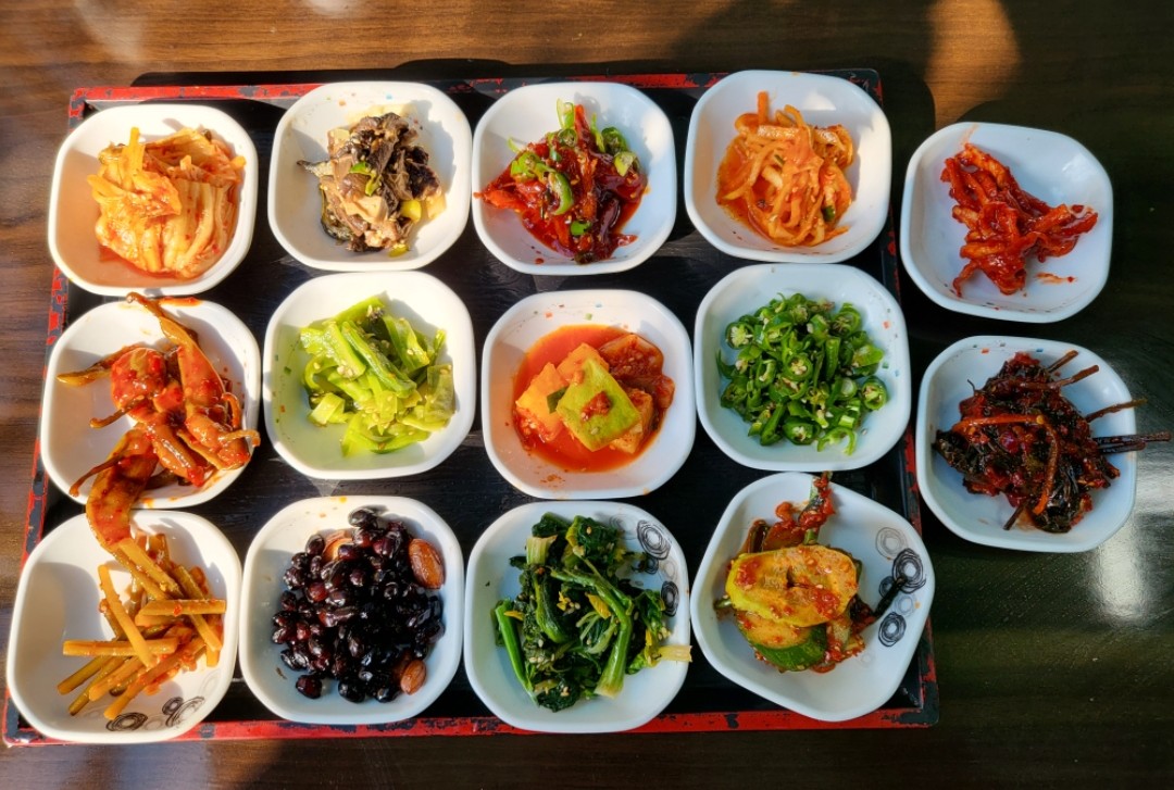 해장국 반찬들