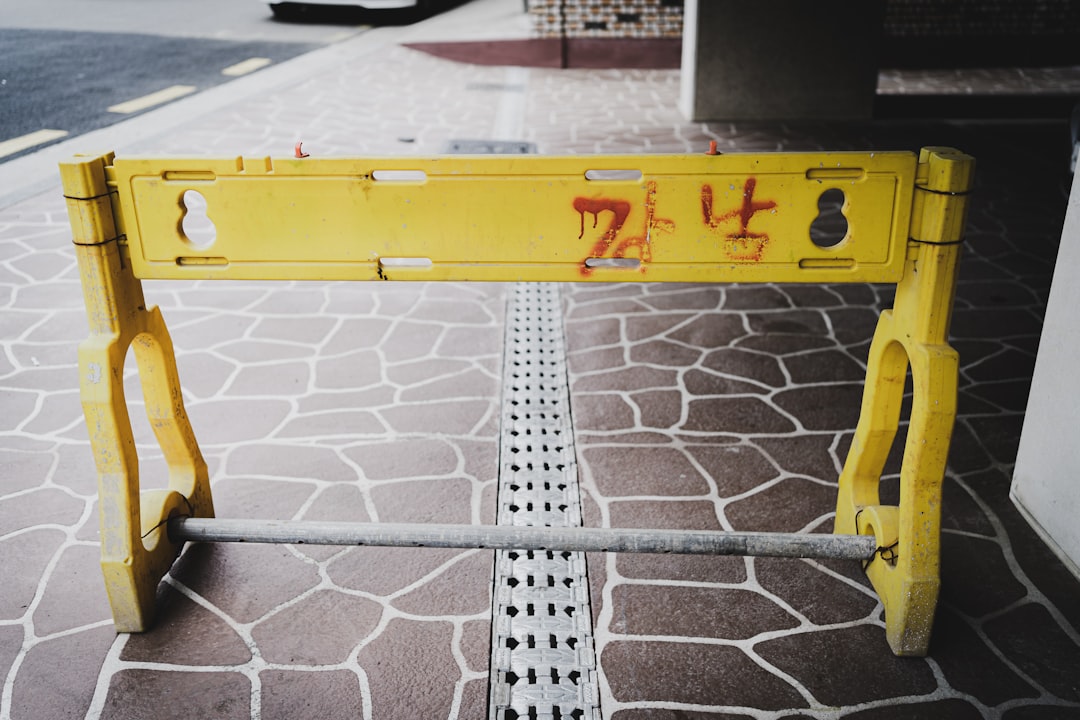 '주의' (Caution)