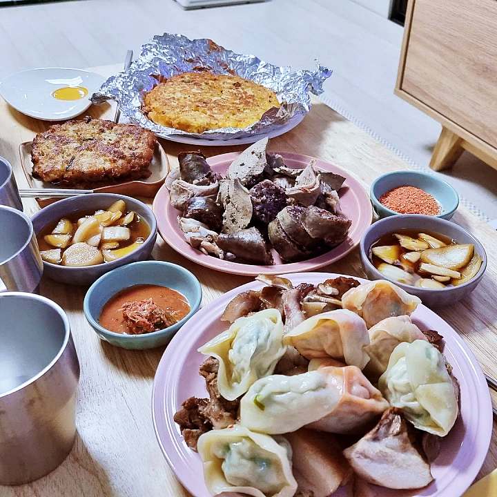 생방송오늘저녁 3시50분 순대 두툼하고 부드러운 할머니 표 순대 종로 광장시장 맛집 추천