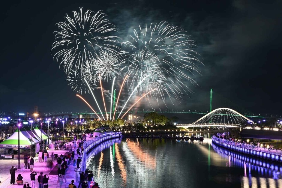 2025년 제18회 부산항축제&#44; 항구의 열기를 느끼다!