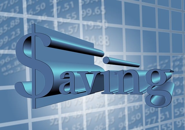 3D글자로 Saving이 크게 쓰여있는 사진