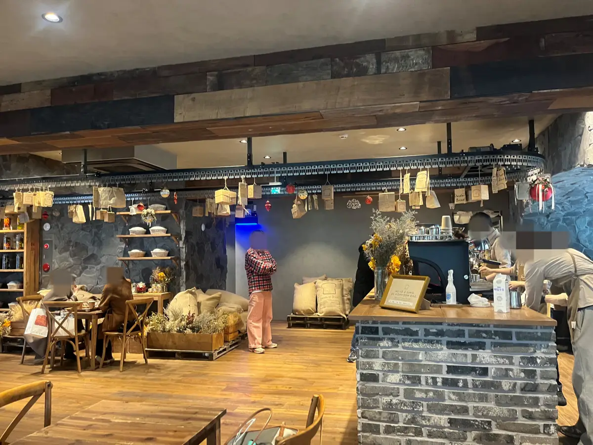 스탠다드브레드-도산-2층