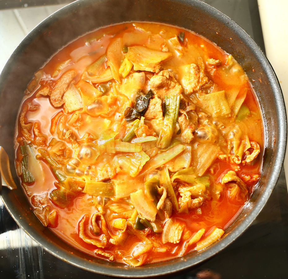 정성으로 끓여낸 최종 완성 김치찌개, The final result of perfectly cooked Korean Kimchi stew