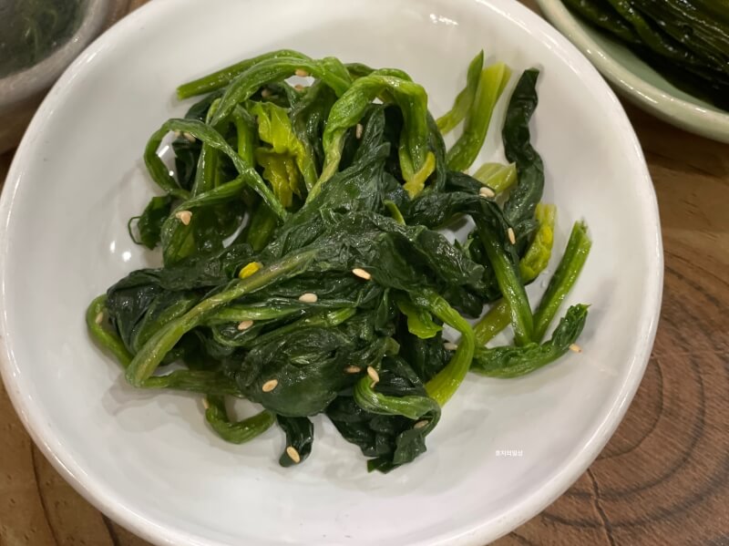 천안 쌍용동 가성비 맛집 한일한정식 - 시금치 나물