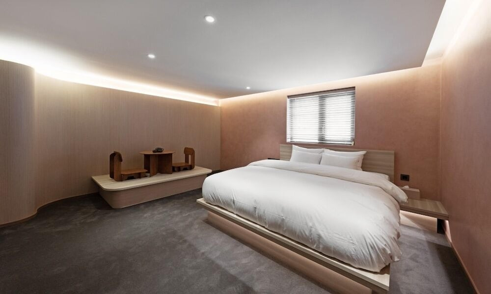 잠실 오로시에 관광호텔 특가! 신상 부티크 호텔 완전정복 (루프탑수영장+사운드바+스마트시스템 총정리)