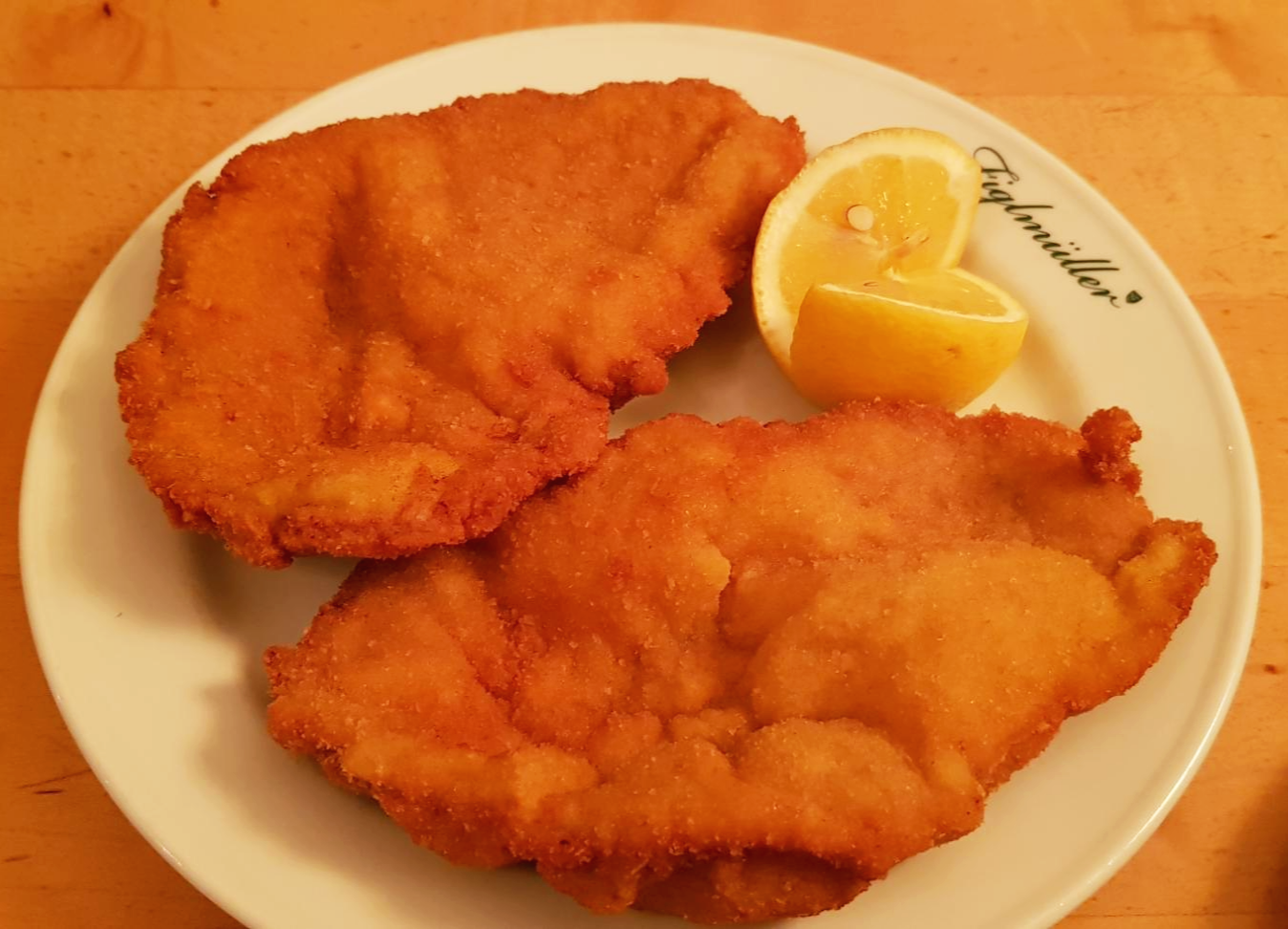 빈 맛집 FIGLMULLER 소고기 슈니첼