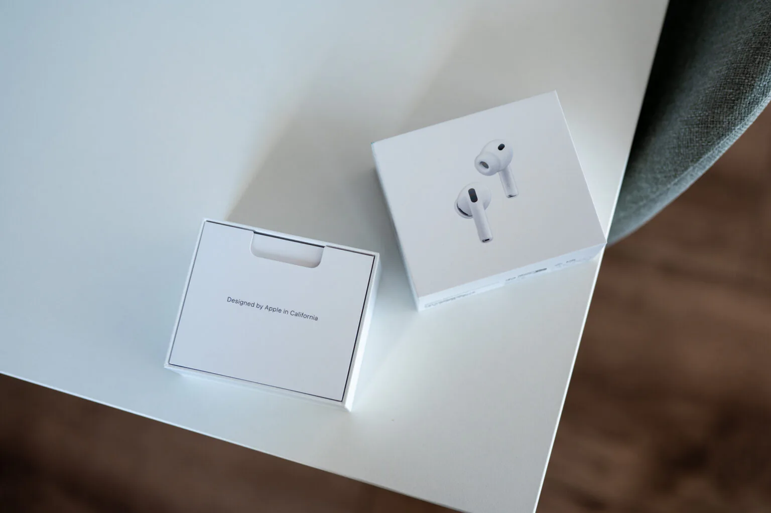 에어팟 3 스템(막대) 부분의 조작 위치 예시