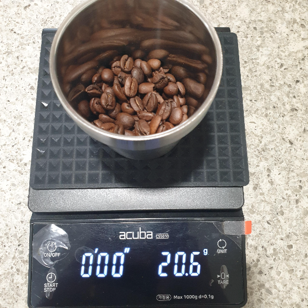 코르타도(Cortado) 레시피: 스페인 커피의 매력 알아보기_원두 20g