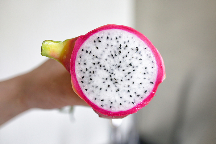 홍콩여행-용과-절반자른모습