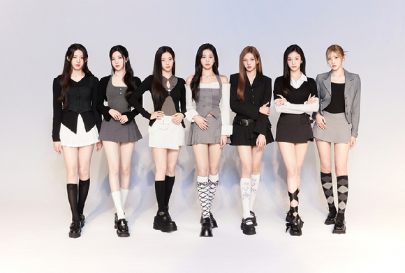그룹 베이비몬스터가 1일 서울 마포구 합정동 YG엔터테인먼트 사옥에서 진행된 첫번째 미니 앨범 &#39;BABYMONS7ER&#39; 발매 기념 라운드 인터뷰에서 포즈를 취하고 있다. [사진=YG엔터테인먼트]