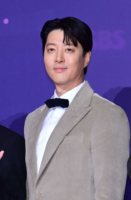 이동건