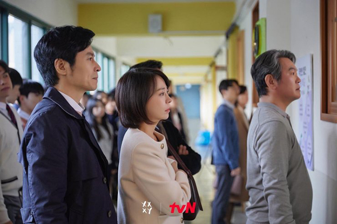 재이를-지켜보는-아빠-엄마