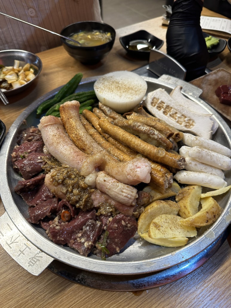 종로곱창 명품황소곱창에서 구워지는 소곱창