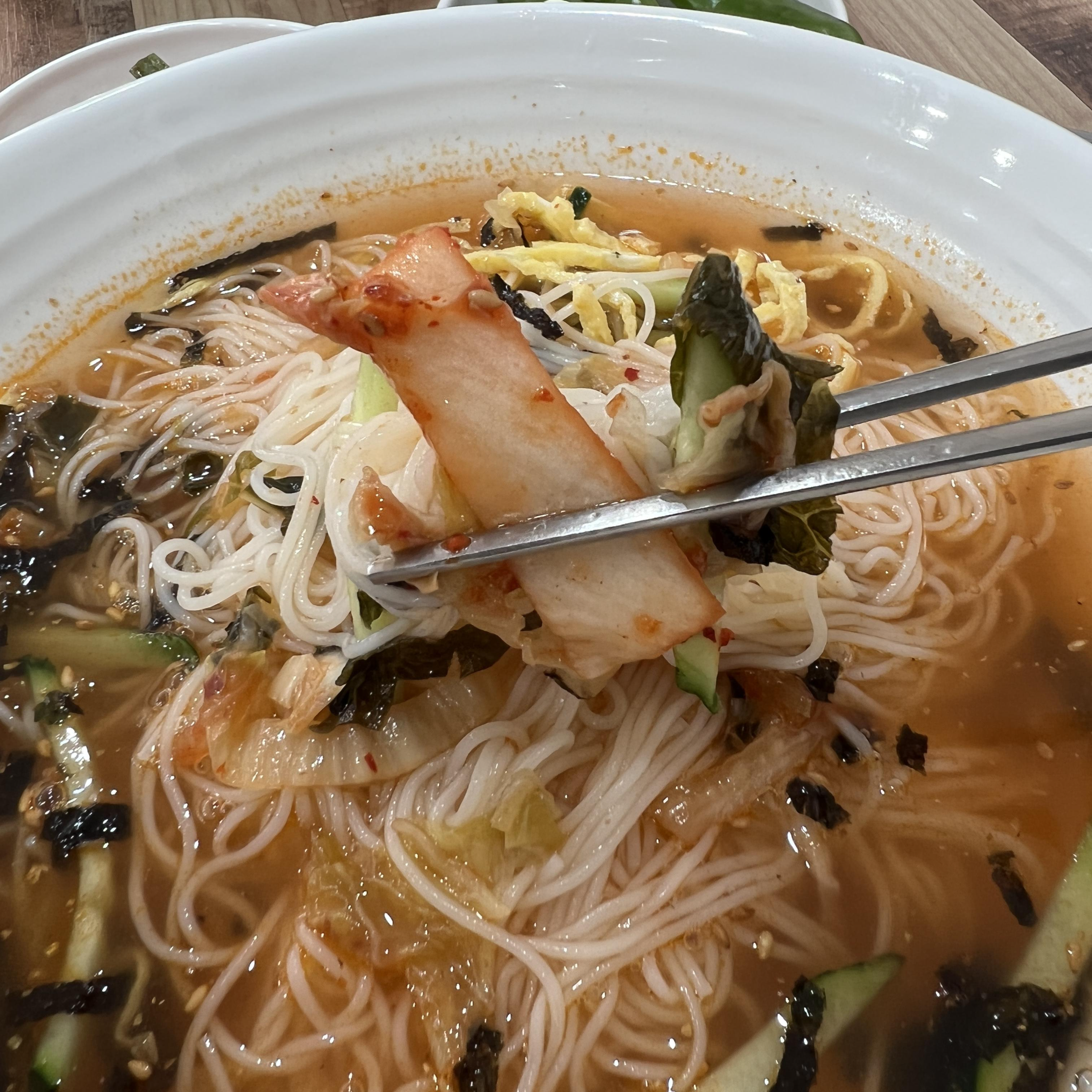 김치말이국수 맛있게 먹는 방법