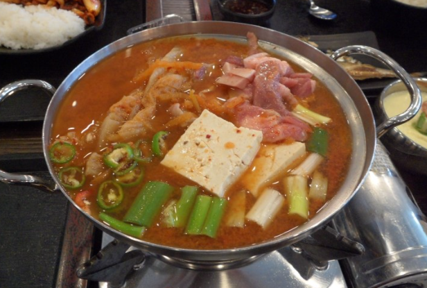 언양휴게소: 묵은지 김치찌개