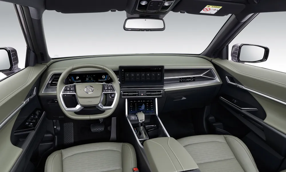 2025년형-쌍용-토레스-내부