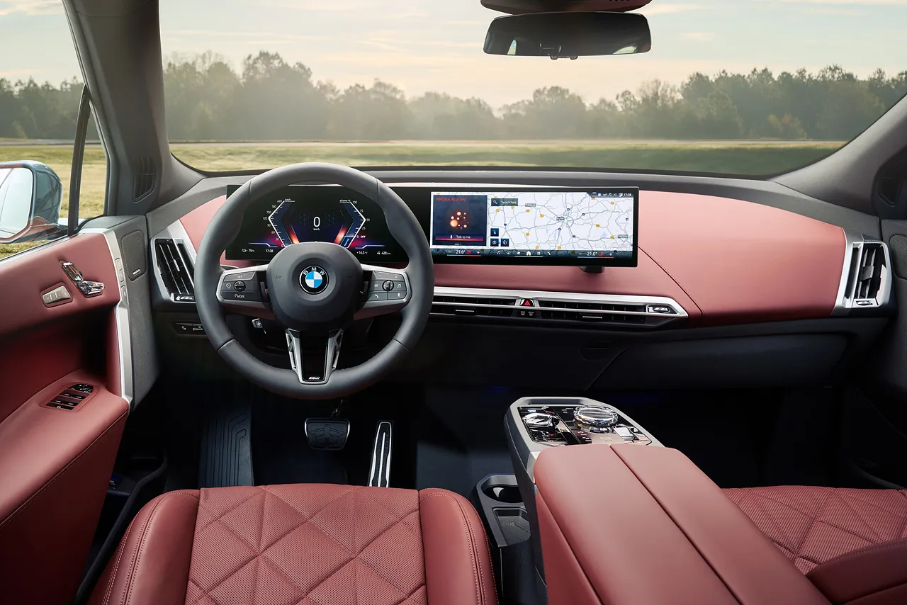 BMW iX 자동차 이미지