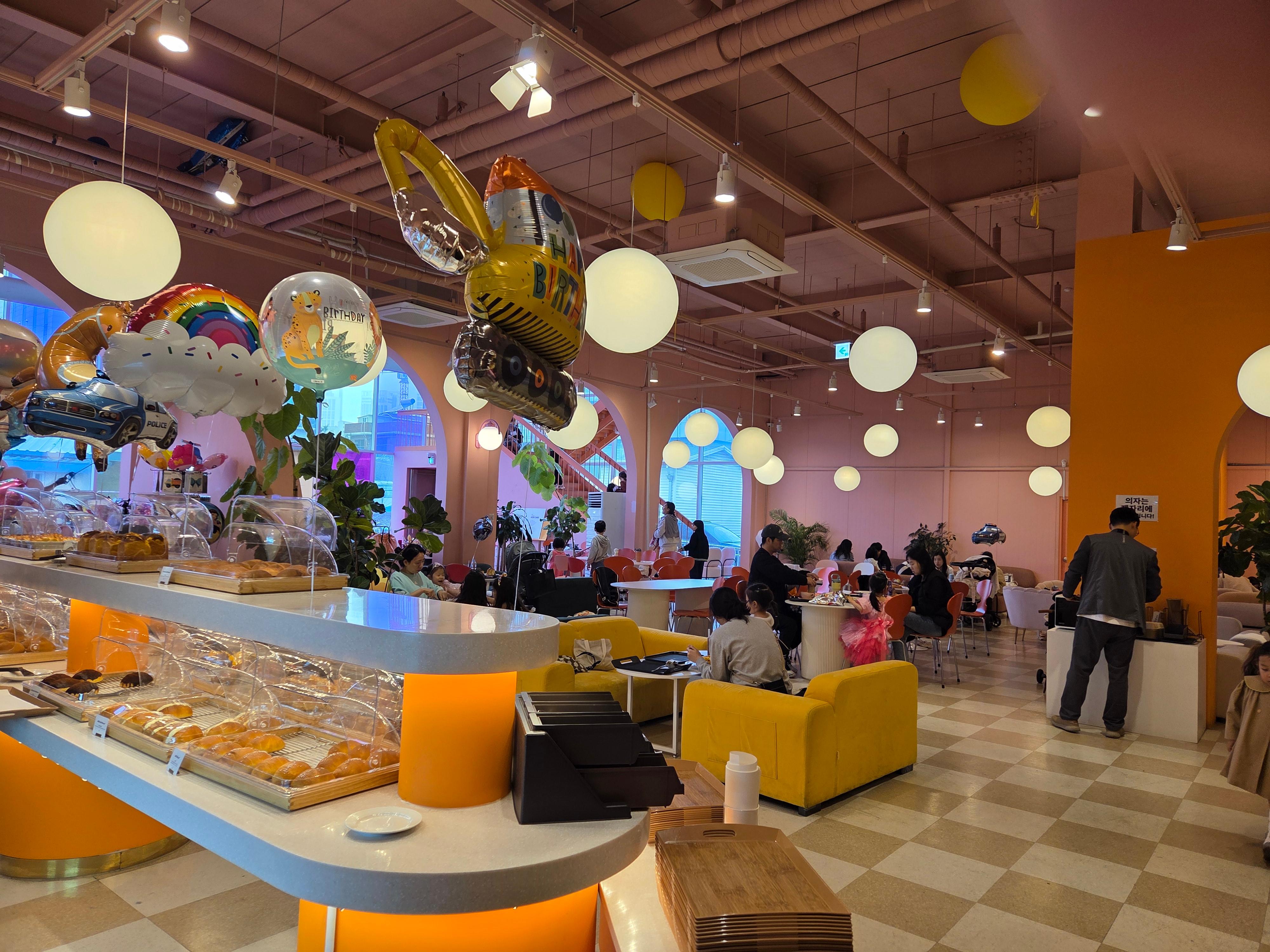 일산 비비하우스 1층