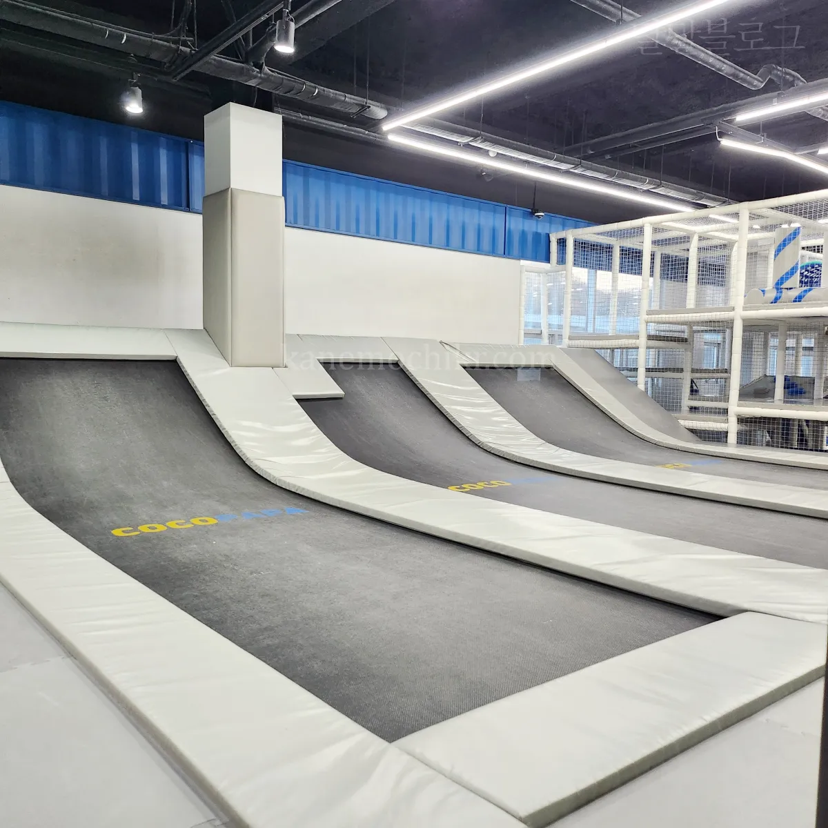 코코파파-키즈카페-트램펄린