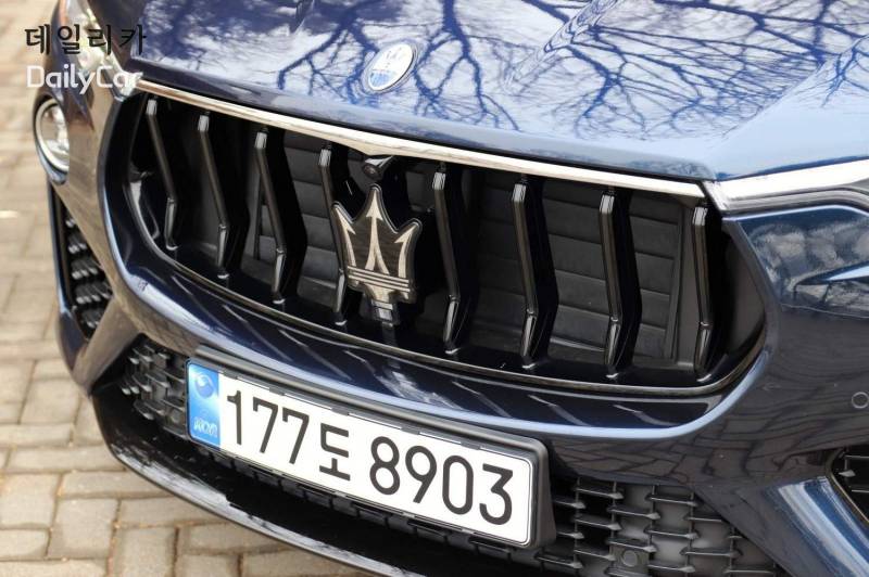 마세라티 르반떼 모데나 S