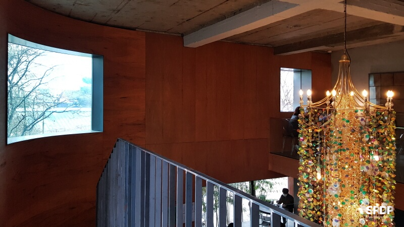 미사장-하남-미사-카페-숲속-카페-샹들리에-포토존