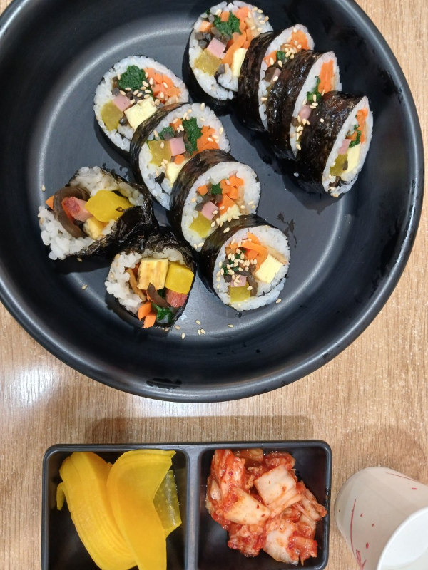 싸다김밥 김밥과 밑반찬
