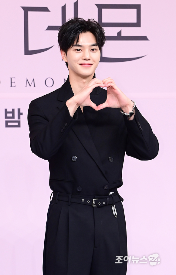 배우 송강이 24일 오후 서울 양천구 SBS에서 열린 SBS 새 금토드라마 '마이 데몬' 제작발표회에 참석하고 있다. [사진=정소희 기자]