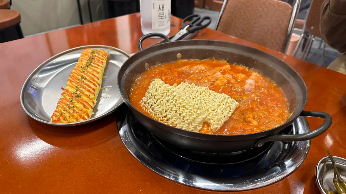 백채김치찌개