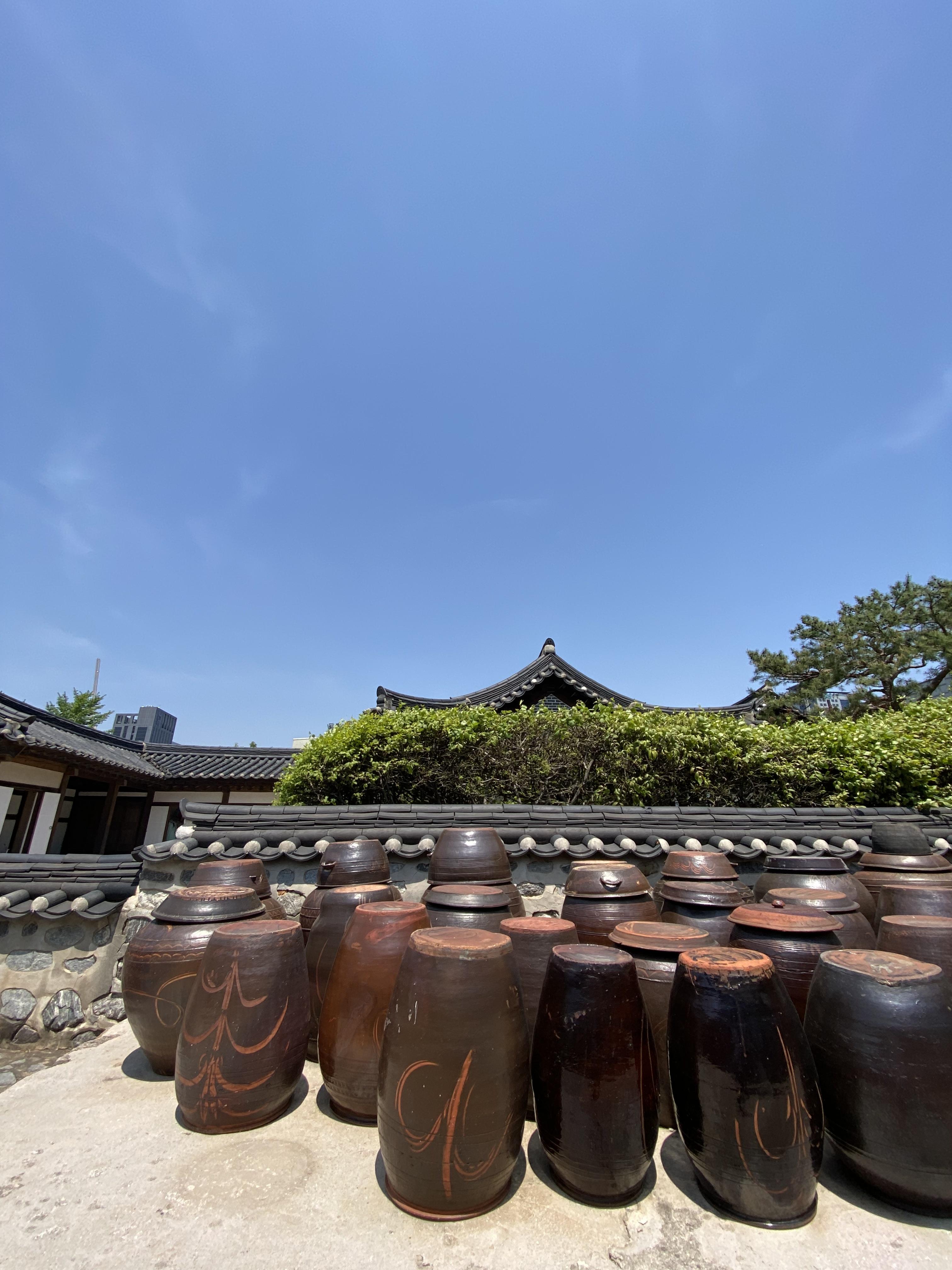 푸른하늘-장독대사진