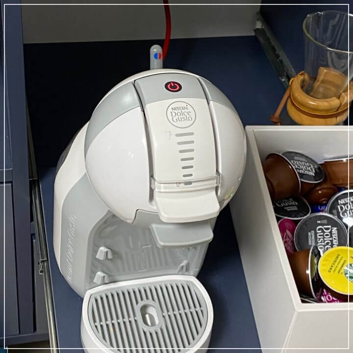 준비중인-상태를-의미하는-붉은색-전원버튼-사진