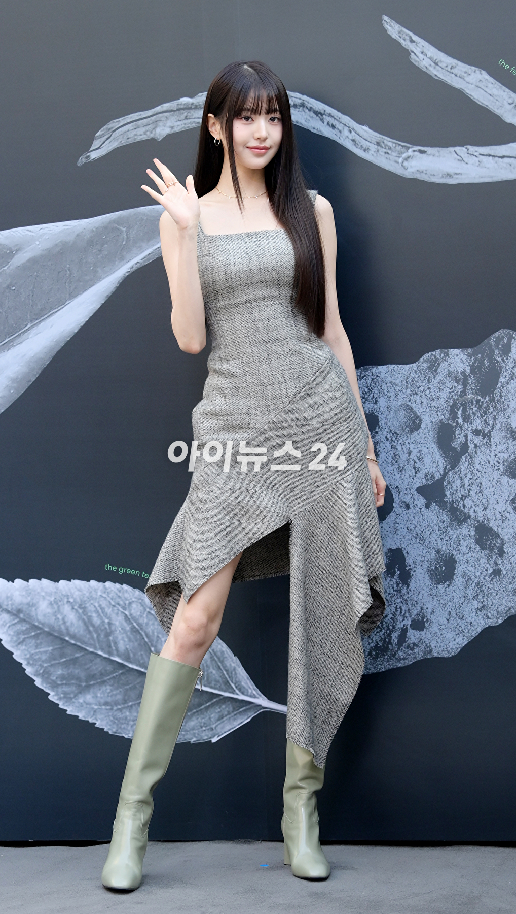 아이브 장원영이 24일 오후 서울 성동구 성수동에서 열린 플래그십 스토어 '이니스프리 디아일 성수' 오픈 행사에 참석하고 있다. [사진=정소희 기자]