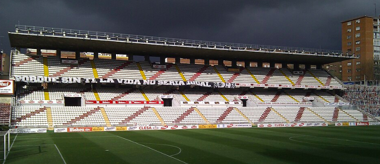 라요 바예카노 홈구장 에스타디오 데 바예카스 (Estadio de Vallecas)