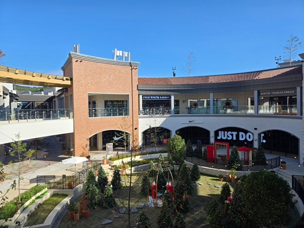 2층에서_본_아울렛