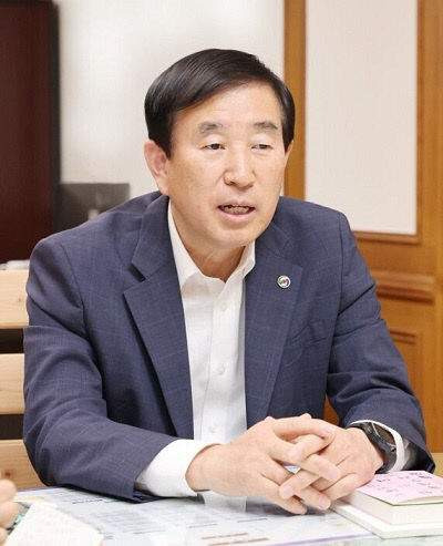 조길형 충북지사 사퇴... '충주맨' 키운 뚝심도 외면한 국힘 공천 내정설의 비극(프로필)