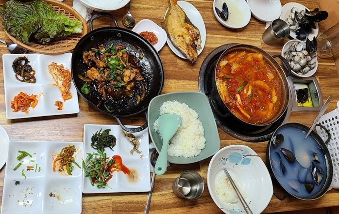 순천에서 만난 전라도 백반의 참맛, 거시기식당 돼지불백 리뷰