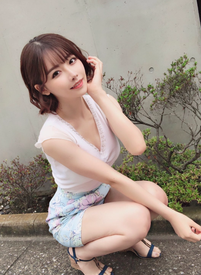 아파트단지의 최고미녀 후카다 에이미(Eimi Fukada, 深田えいみ) 사진