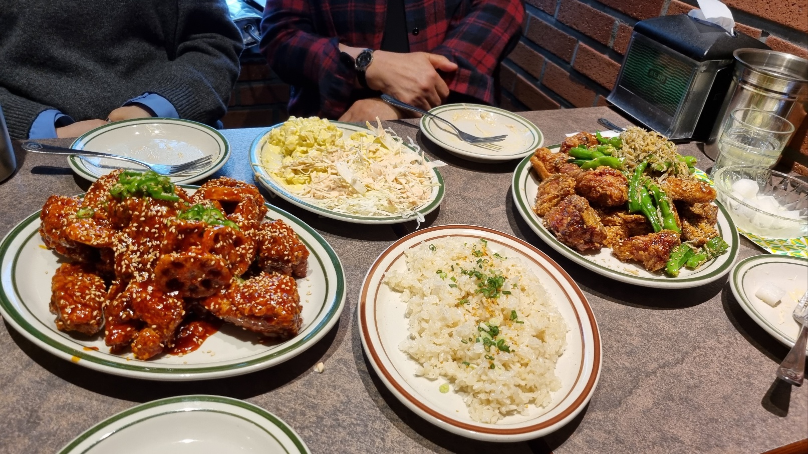 꽈리멸치킨-고마워치킨-사라다-효도밥