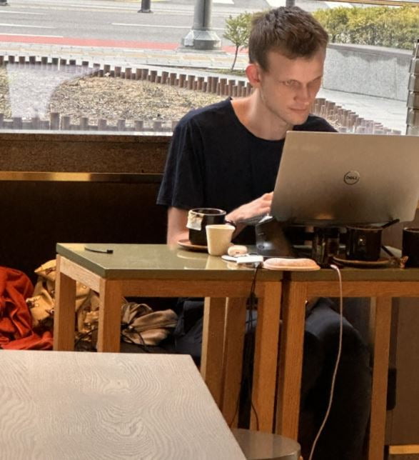 ํ๊ต์ ๋ํ๋ ์ต๋ง์ฅ์ '๋นํ๋ฆญ ๋ถํ
๋ฆฐ'