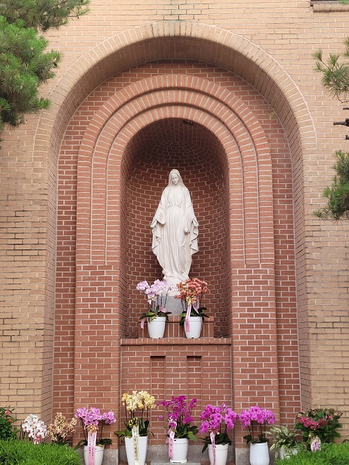대구 복자성당 성모동산 성모상 사진