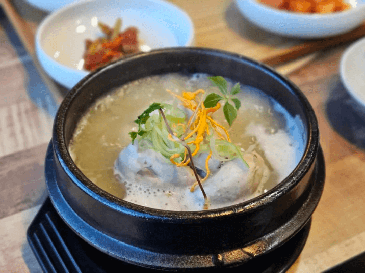 생생정보 2334회 고수의 부엌 여름 보양식의 왕! 삼계탕 경북 구미 맛집 산에서 온 삼계탕과 낙지