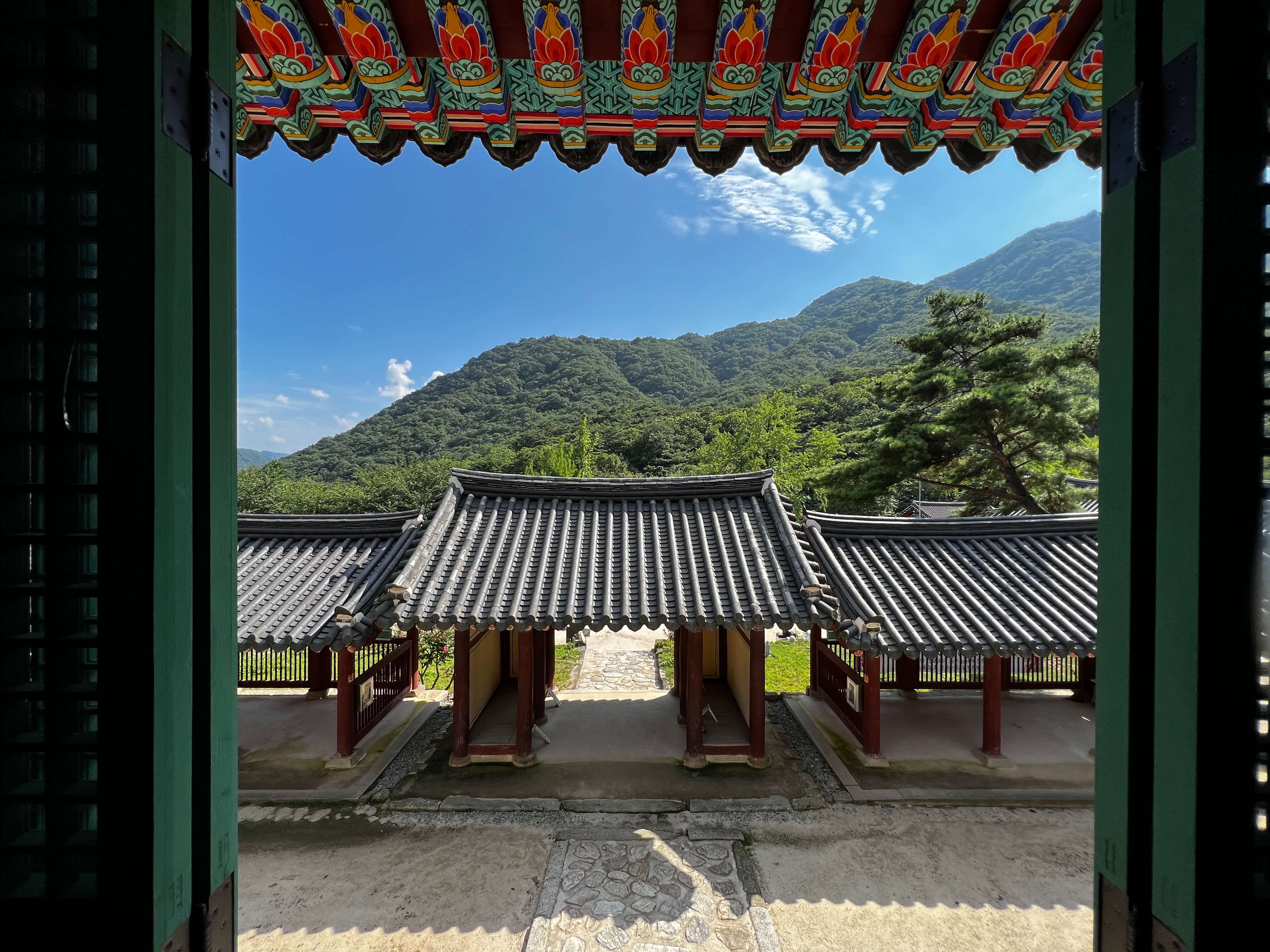 부처님의 자비와 같은 춘천 청평사의 하늘