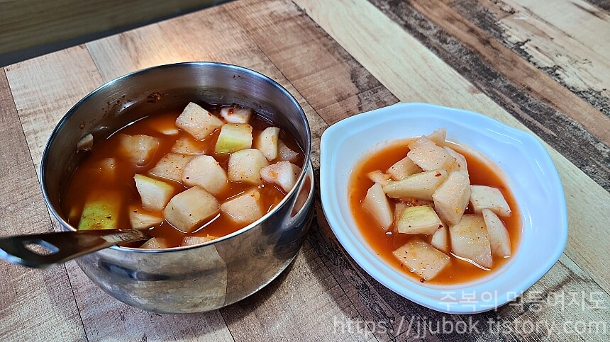북실네평양찹쌀순대-밑반찬-깍두기