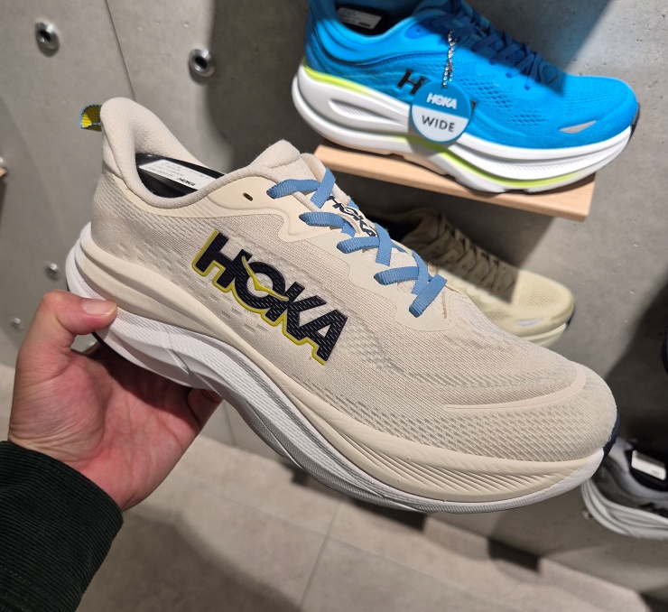 장거리러닝화 호카 스카이플로우